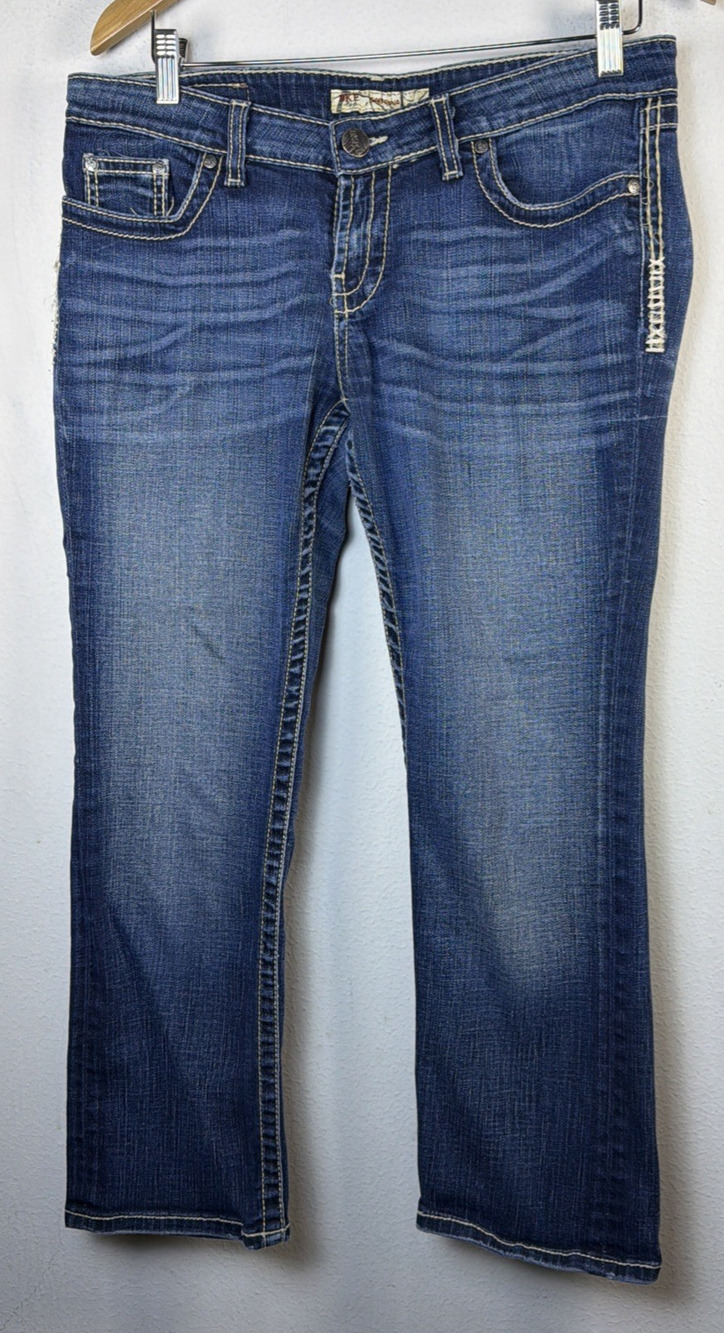 Buckle BKE Sabrina Jeans Women's size 30 Blue Denim Stretch Distressed cropped